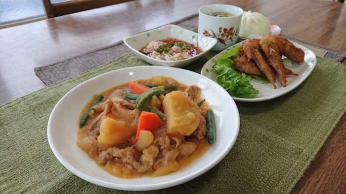 今日のメインは北海道産のおじゃがと豚肉の肉じゃがです！