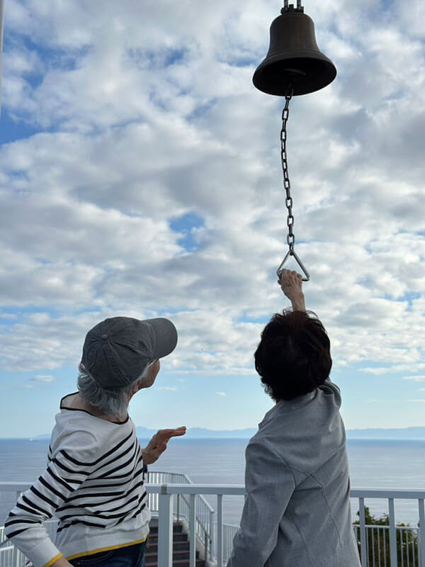 地球岬の幸せの鐘